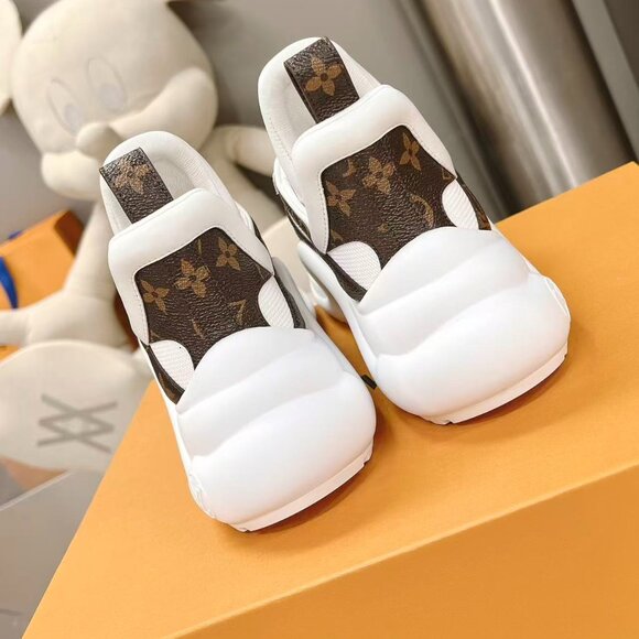 Louis Vuitton LV Archlight Monogram Sneaker - Picture 8 of 8